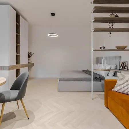 Inshiapartments On Ferentsa Lista Str Apartmán